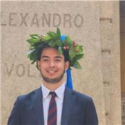 Laureato in Giurisprudenza impartisce lezioni di diritto a studenti universitari e delle scuole superiori, nonché a tutti coloro che desiderano intraprendere concorsi pubblici